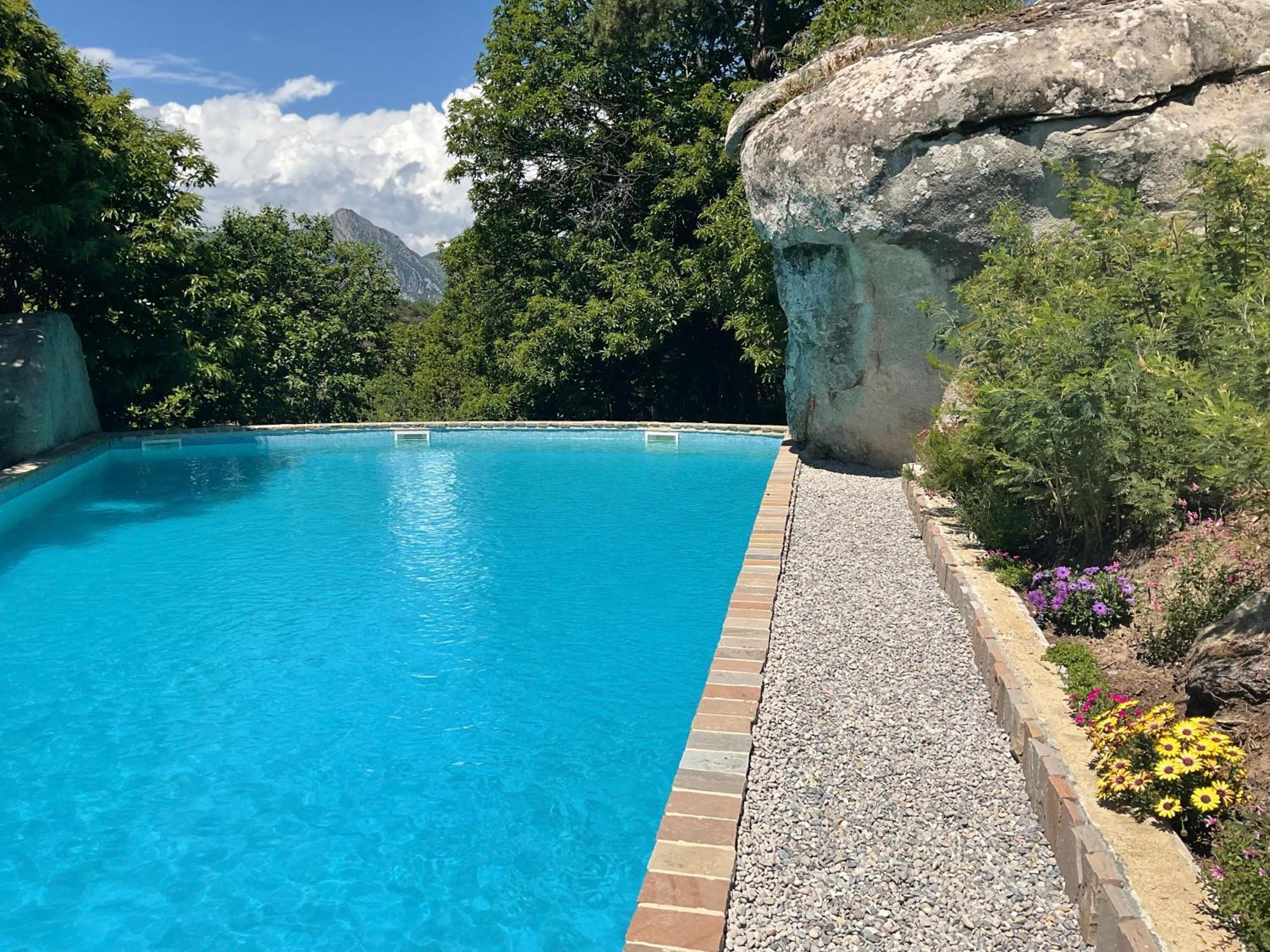 Domaine Le Rocher D Argent Avec Piscine Exterieur ,jacuzzi Interieur Et Salle De Jeux *