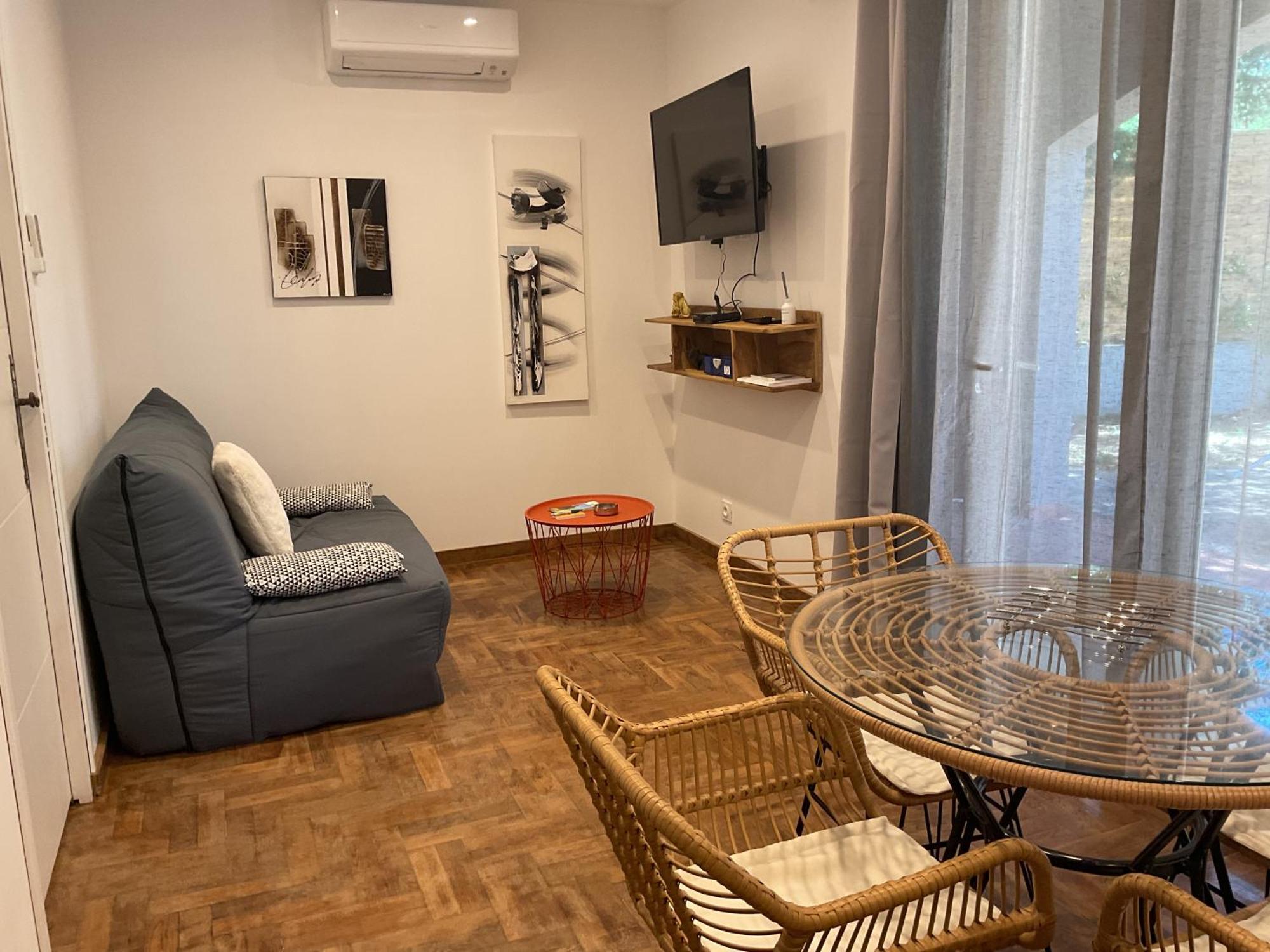 Appartement Domaine Le Rocher D Argent Avec Piscine Exterieur ,jacuzzi Interieur Et Salle De Jeux Berre-des-Alpes