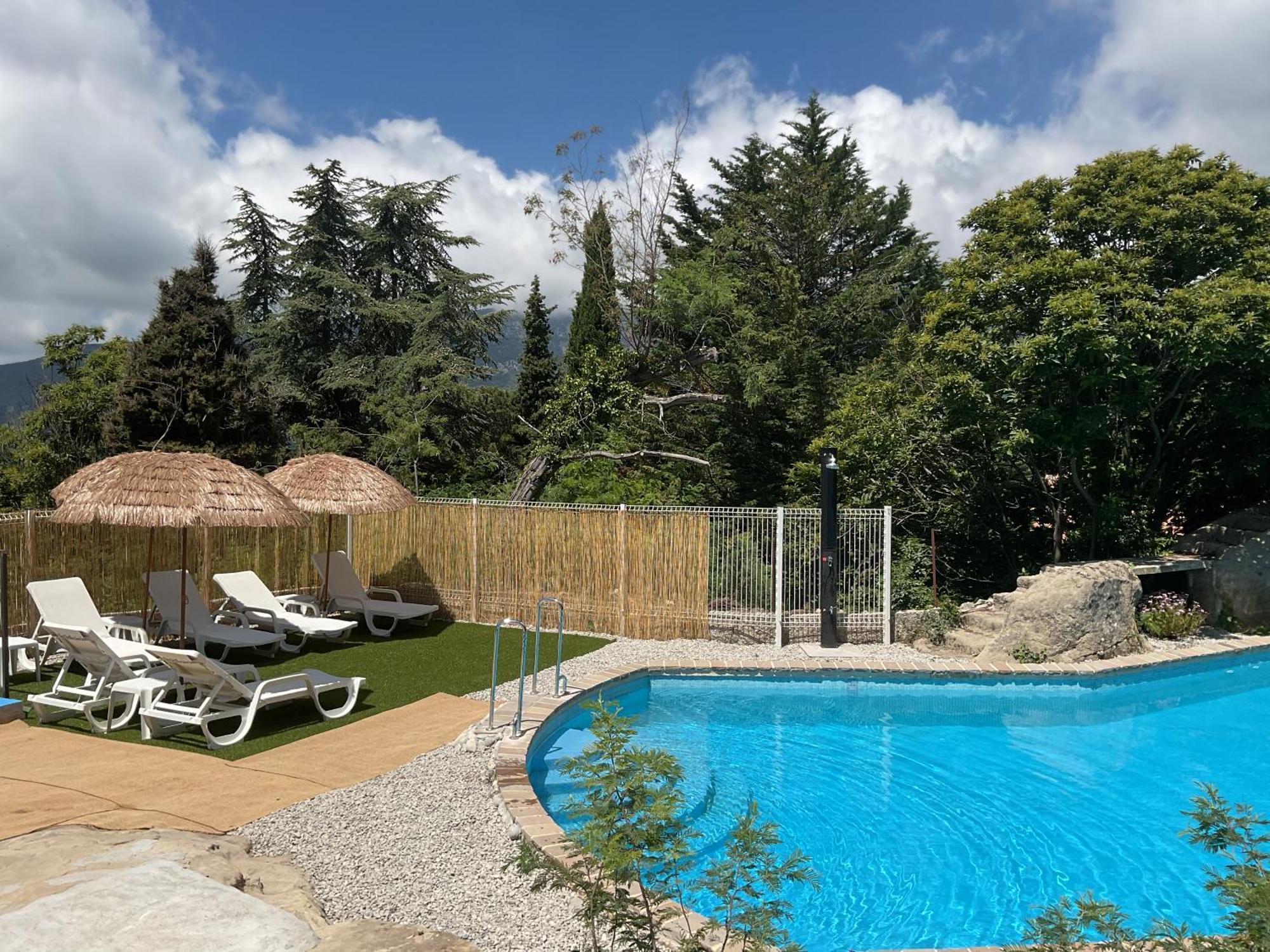 Domaine Le Rocher D Argent Avec Piscine Exterieur ,jacuzzi Interieur Et Salle De Jeux *