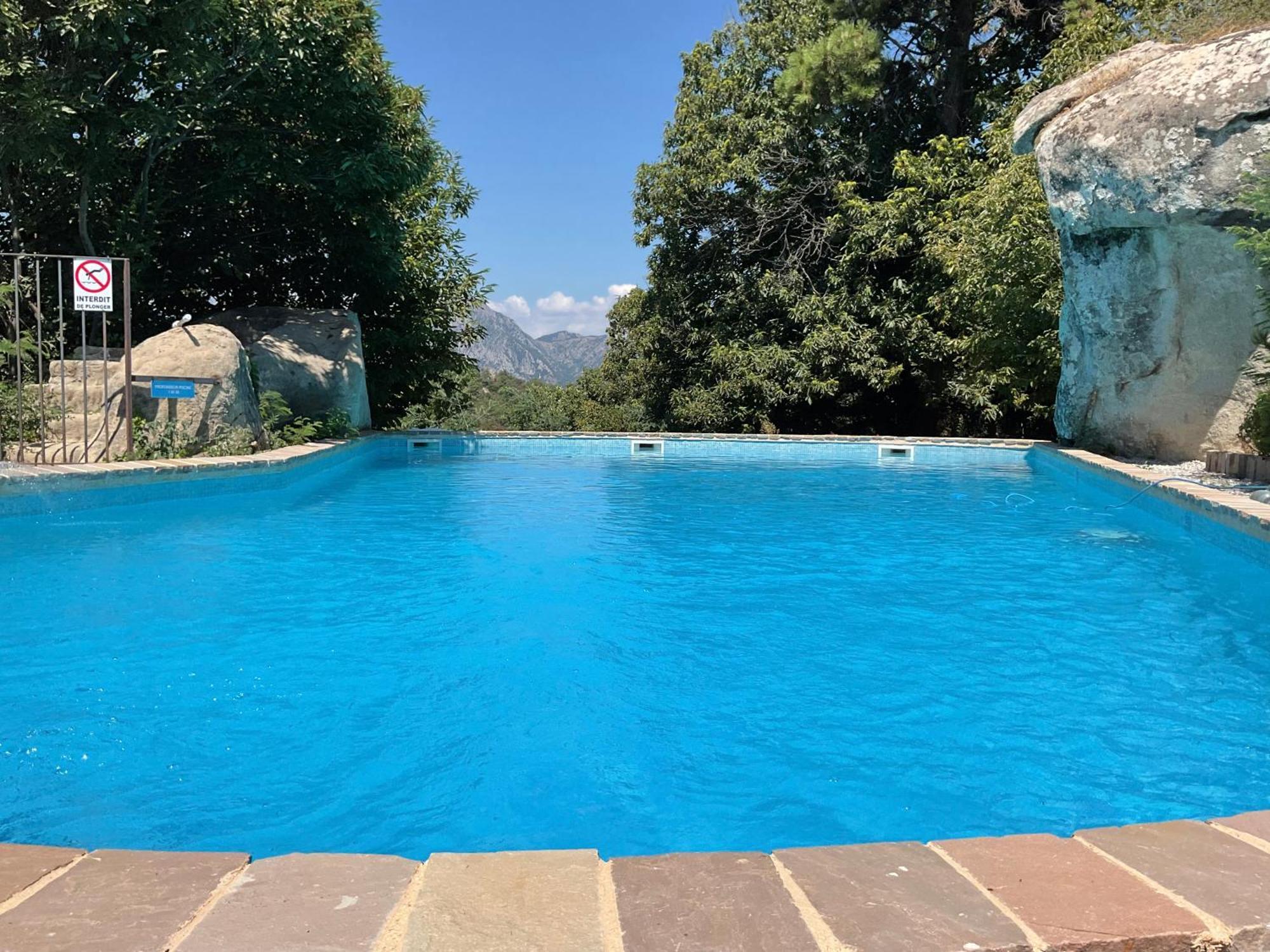 Domaine Le Rocher D Argent Avec Piscine Exterieur ,jacuzzi Interieur Et Salle De Jeux Appartement Berre-des-Alpes