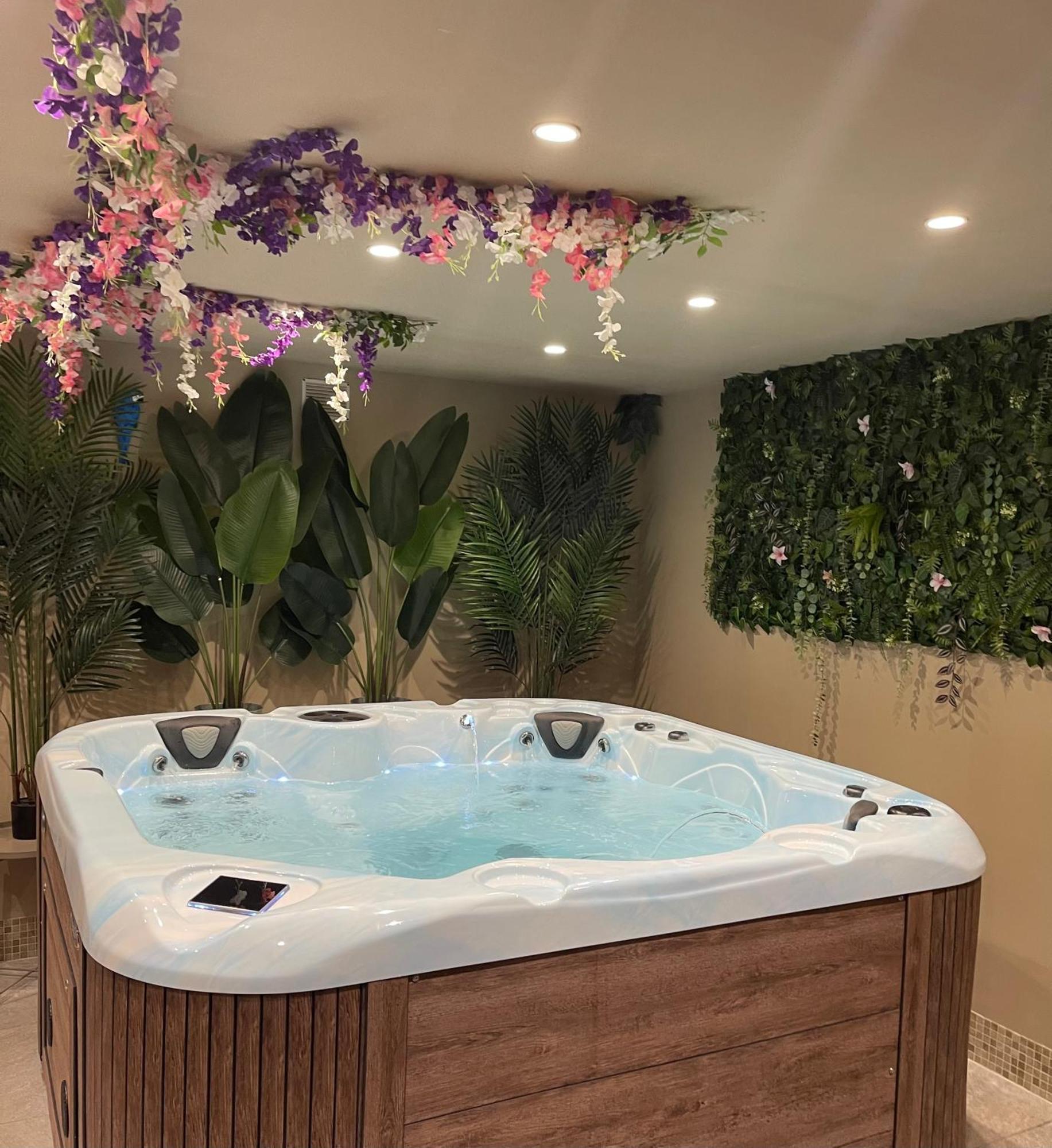 Domaine Le Rocher D Argent Avec Piscine Exterieur ,jacuzzi Interieur Et Salle De Jeux
