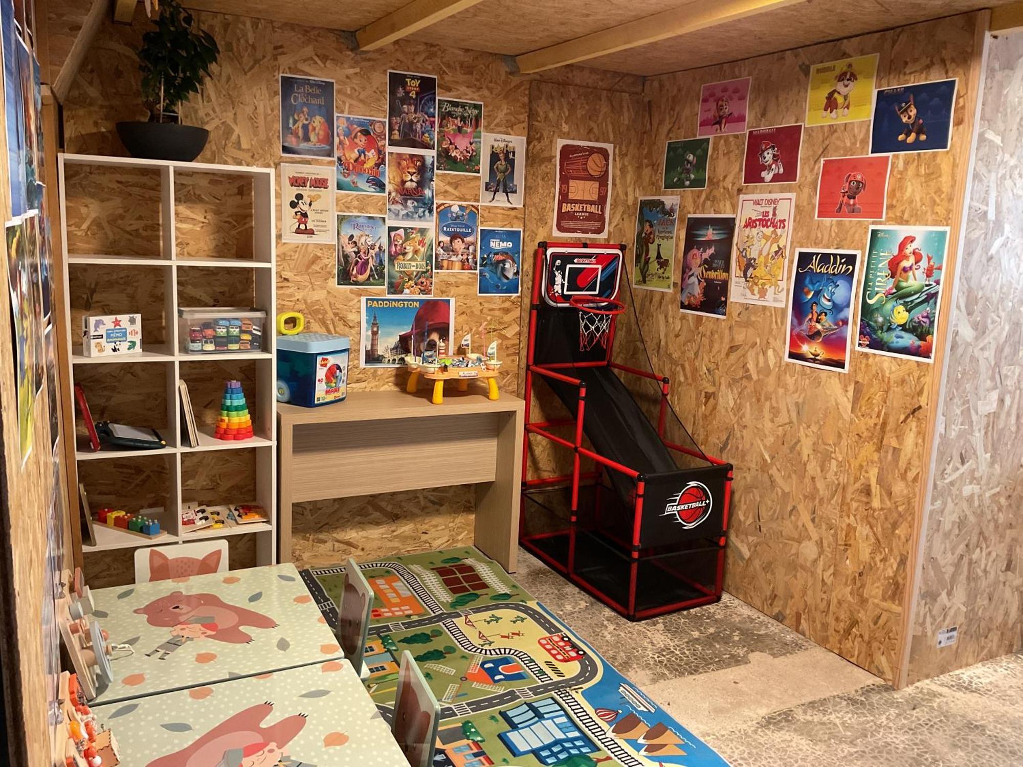 Domaine Le Rocher D Argent Avec Piscine Exterieur ,jacuzzi Interieur Et Salle De Jeux Berre-des-Alpes